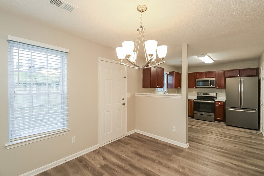 Building Photo - 1231 Brookstone Rd