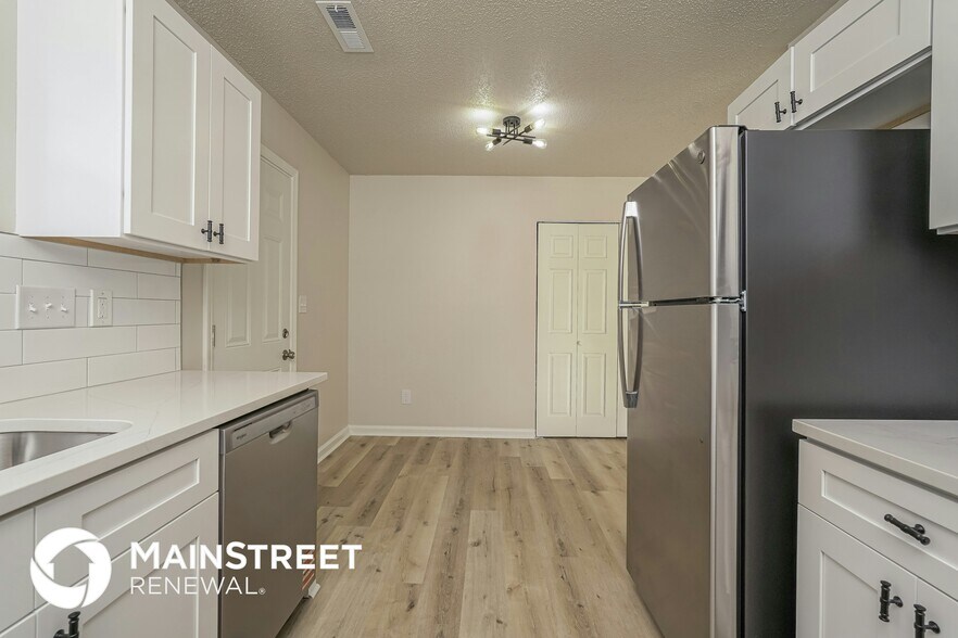 Building Photo - 1724 Hertford St