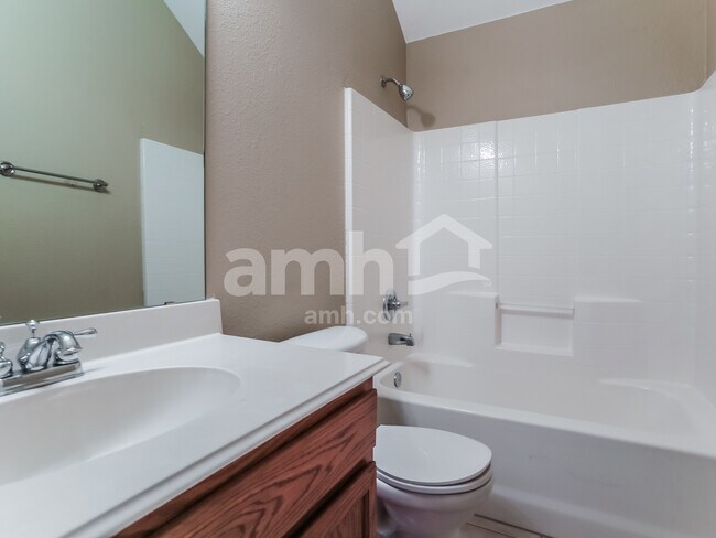 Building Photo - 2024 Shady Glen Trail