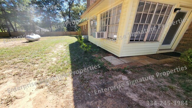 Building Photo - 2500 Neal Metcalf Rd