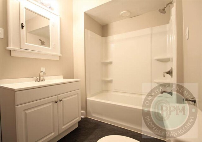 Building Photo - Beautiful 3 Bedroom / 1 Bath Home!