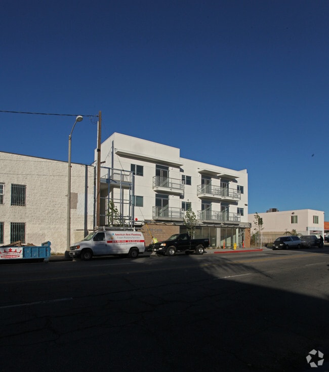 Building Photo - Mid Celis Apartments