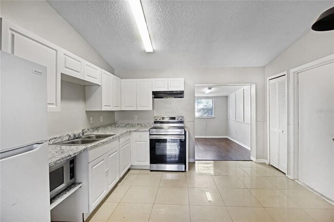 Building Photo - 3802 Shady Grove Cir