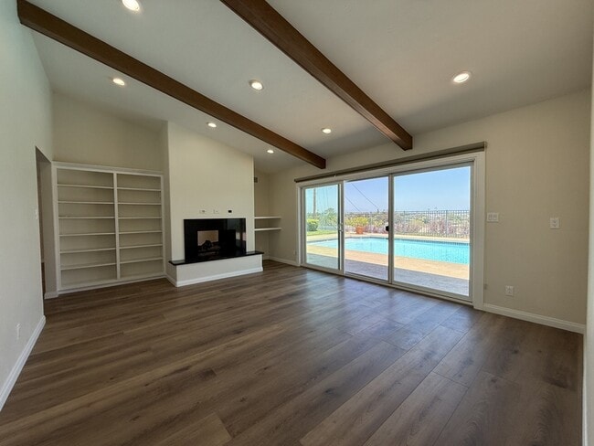 Building Photo - 1165 Catalina Blvd