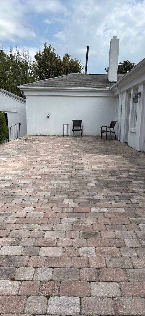 Building Photo - Nice 4 bedroom/5.5 bath home on N. Ocean Boulevard