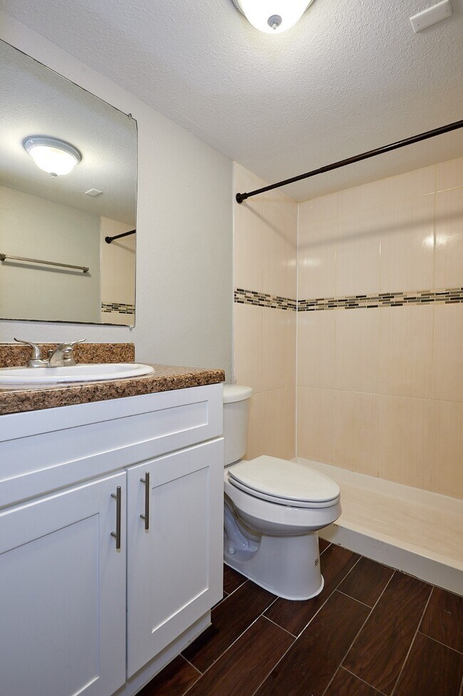 Building Photo - 1419 Hawthorne St