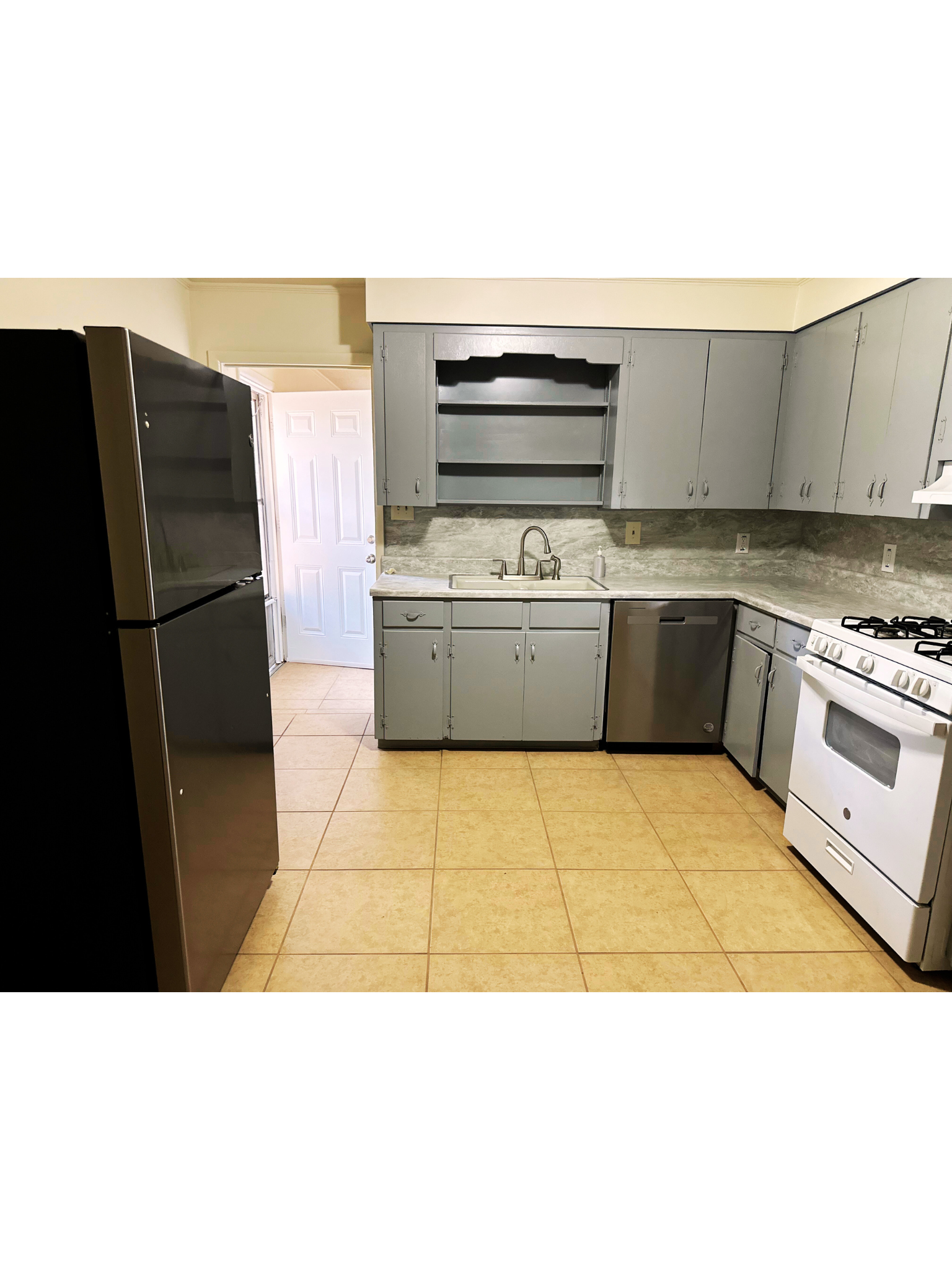 Eat-In Kitchen - 4212 N Locust St