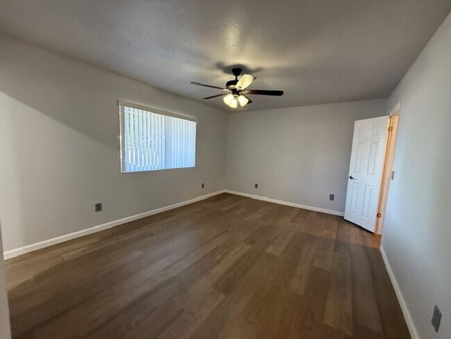 Building Photo - Spacious and newly remodeled 4 Bedroom wit...