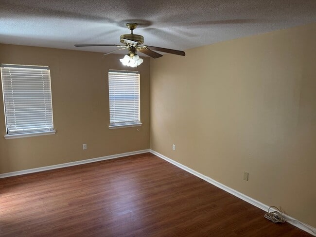 Building Photo - 2962 Bridgeport Dr