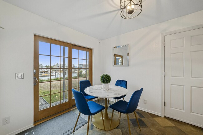 Building Photo - 4132 Matia Dr