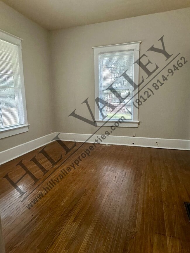 Building Photo - Two Bedroom Home in East Side Location