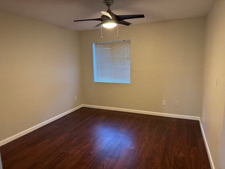 Bedroom - 4444 E Paradise Village Pky N