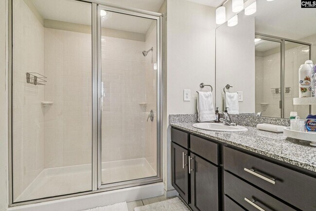 Building Photo - 440 Town Center Pl