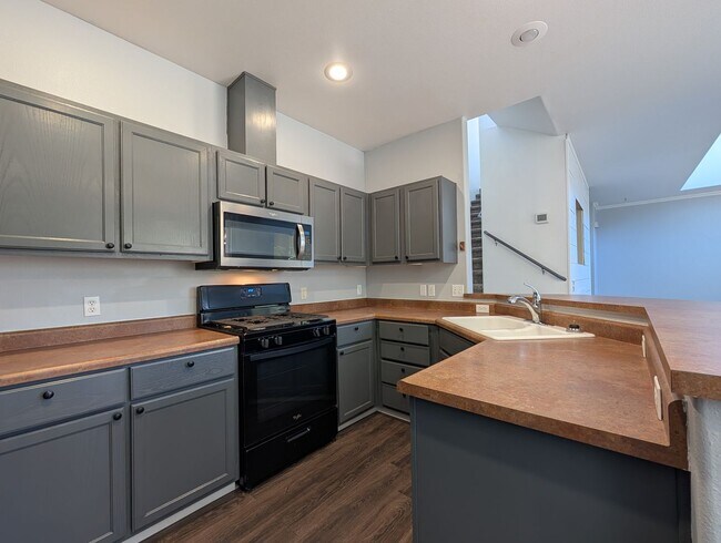 Building Photo - Beautiful 3-Bedroom, 2-Bath Home In The Barger Area of Eugene