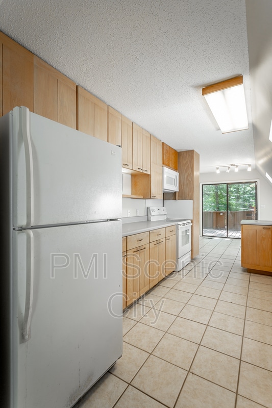 Building Photo - 1602 Rustic Homes Ln
