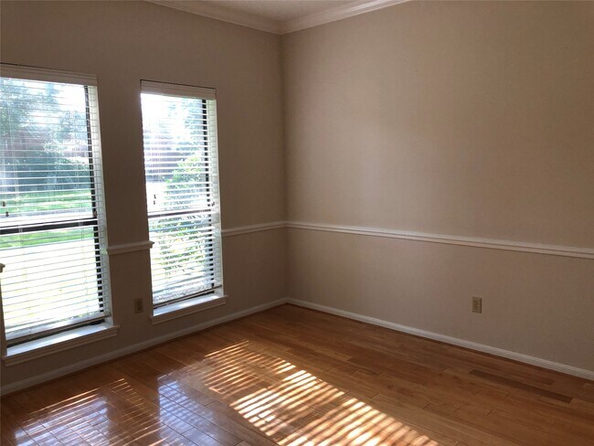 Building Photo - 2434 Hodges Bend Cir