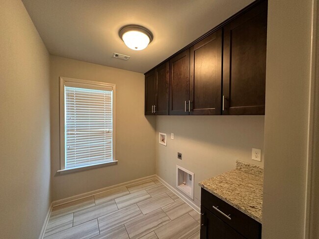 Building Photo - Beautiful Pike Road Home in Woodland Creek