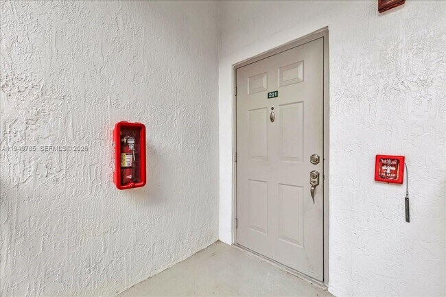 Building Photo - 4341 SW 160th Ave