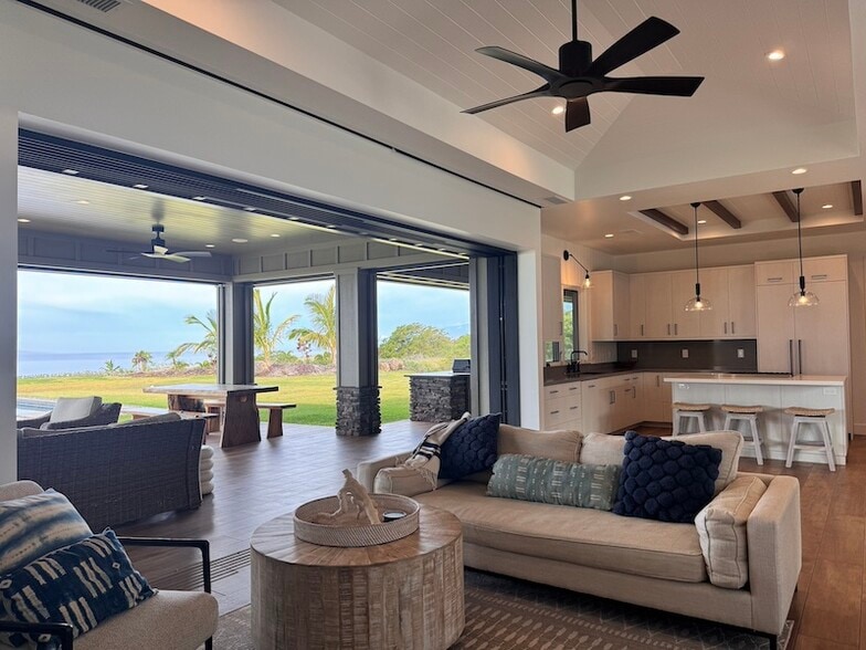 Building Photo - 170 Haniu St