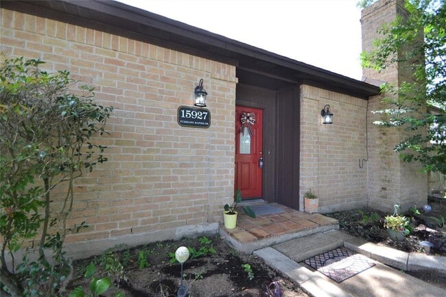 Building Photo - 15927 Tumbling Rapids Dr