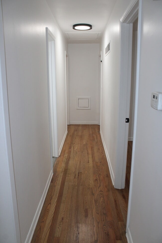 Building Photo - Move in Special - 4 Bedroom and 3 full bat...