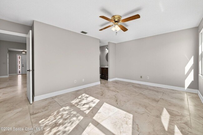 Building Photo - 737 Green Valley Ln