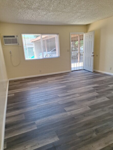 Living Area - 6931 N El Dorado St