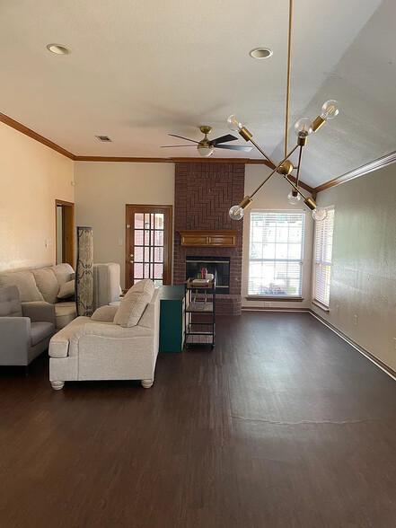 Building Photo - Room in House on Tiffany Glenn Ct