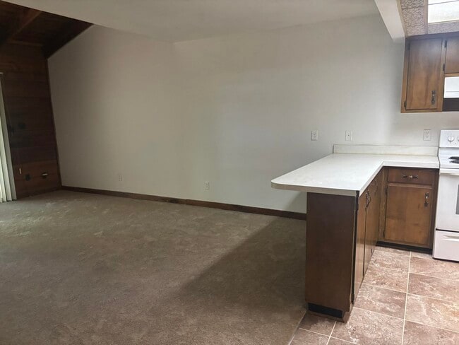 Building Photo - 307 Vantage Point Ln