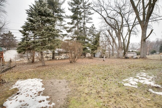 Building Photo - Stunningly Renovated 5-Bed Arden Hills Home.