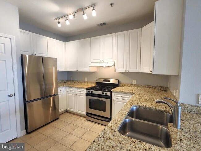 Building Photo - 501 Hungerford Dr