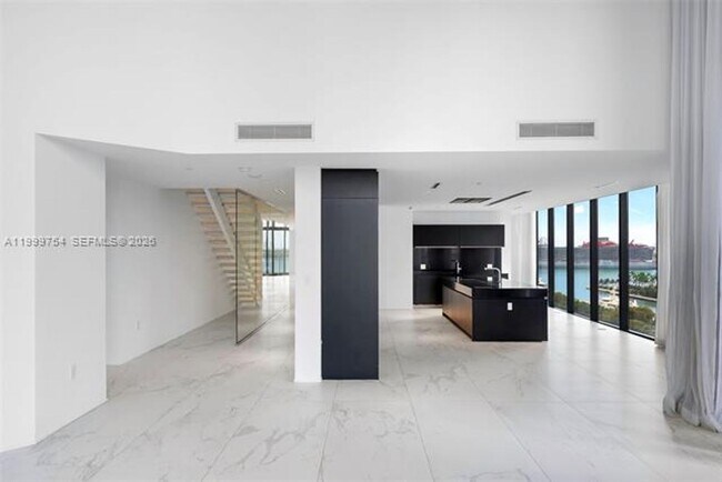 Building Photo - 1000 Biscayne Blvd