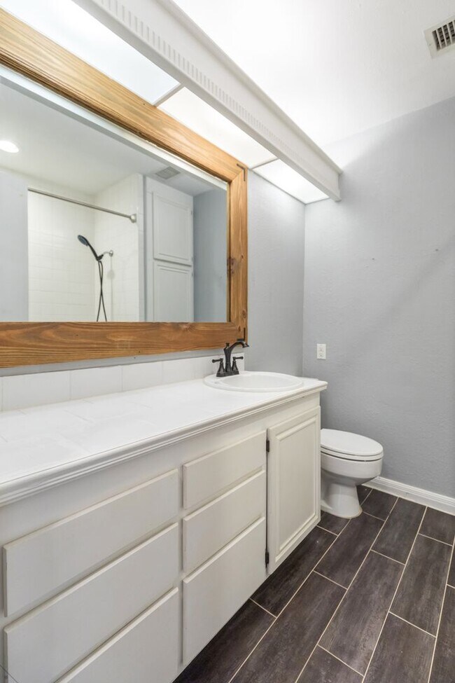 Building Photo - 3/2/2 READY TO RENT! Near ACU; ALL APPLIANCES PROVIDED