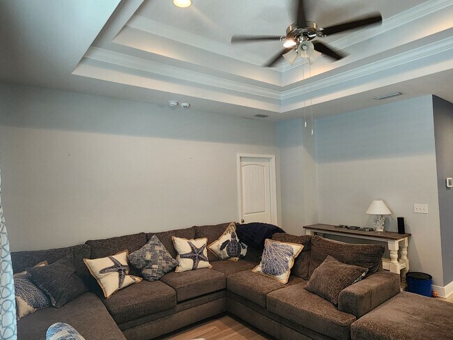 Building Photo - 104 Moonraker Cir