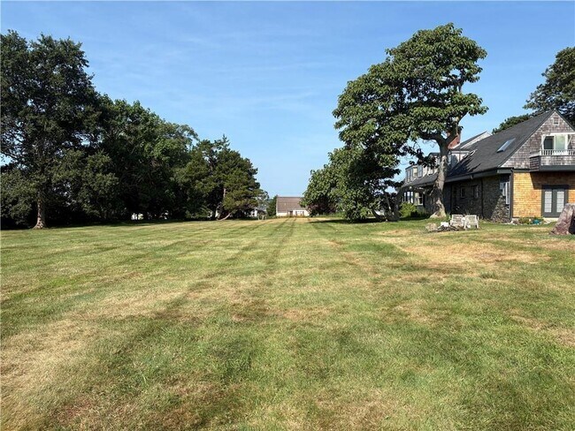 Building Photo - 438 Wolcott Ave