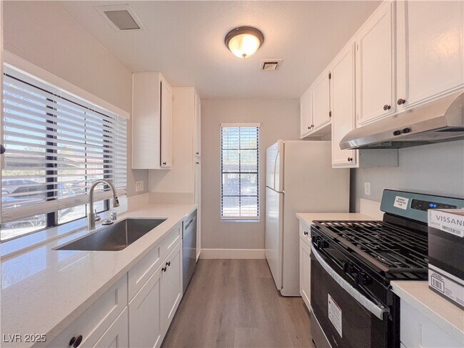 Building Photo - 4842 Nara Vista Way