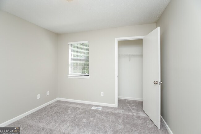 Building Photo - 2212 Cedar Creek Ln