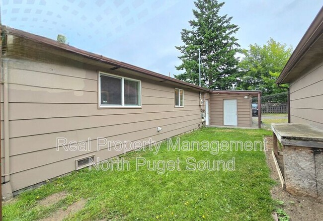 Building Photo - 710 Beach Ave