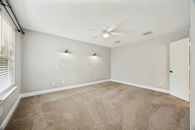 Building Photo - 1601 Elm St