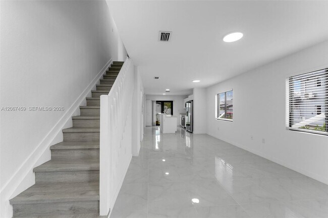Building Photo - 1457 NW 2nd Ave