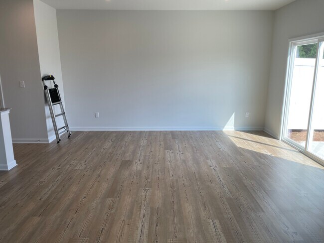Building Photo - 104 Founders Dr