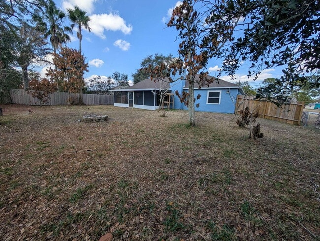 Building Photo - 3-Bed Oasis in Palm Bay!