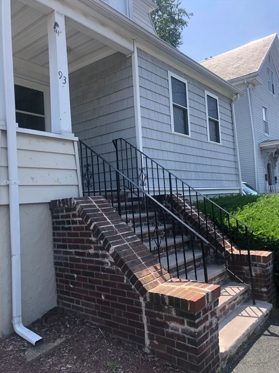Primary Photo - 93 Pine St