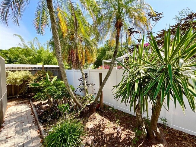 Building Photo - 2913 Longbrooke Way