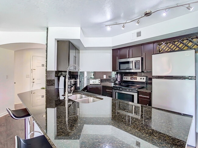 Building Photo - Westpointe Boulevard, Orlando, FL 32835 - 1 BR 1 BA condo