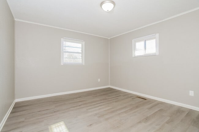 Building Photo - 2415 Lynnfork Ave