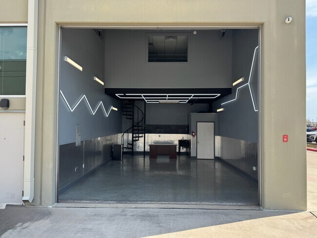 Building Photo - 1435 FM 1463
