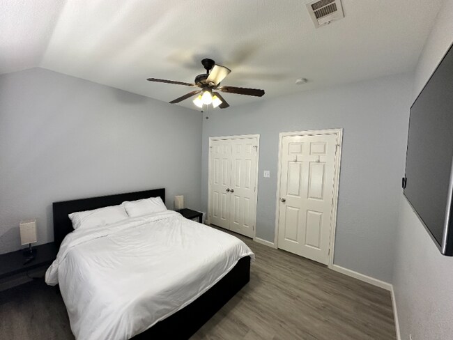 Building Photo - 2506 Spring Hill Ln