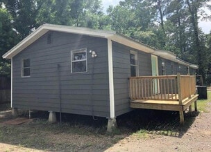 Building Photo - 905 S Cate St