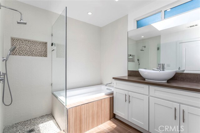 Building Photo - 1444 Stearns Dr